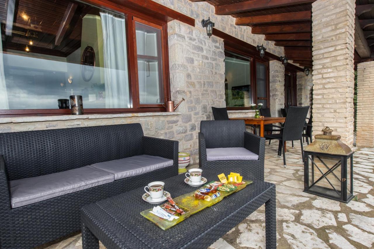 Petra Thea Villa Karitaina Exterior photo